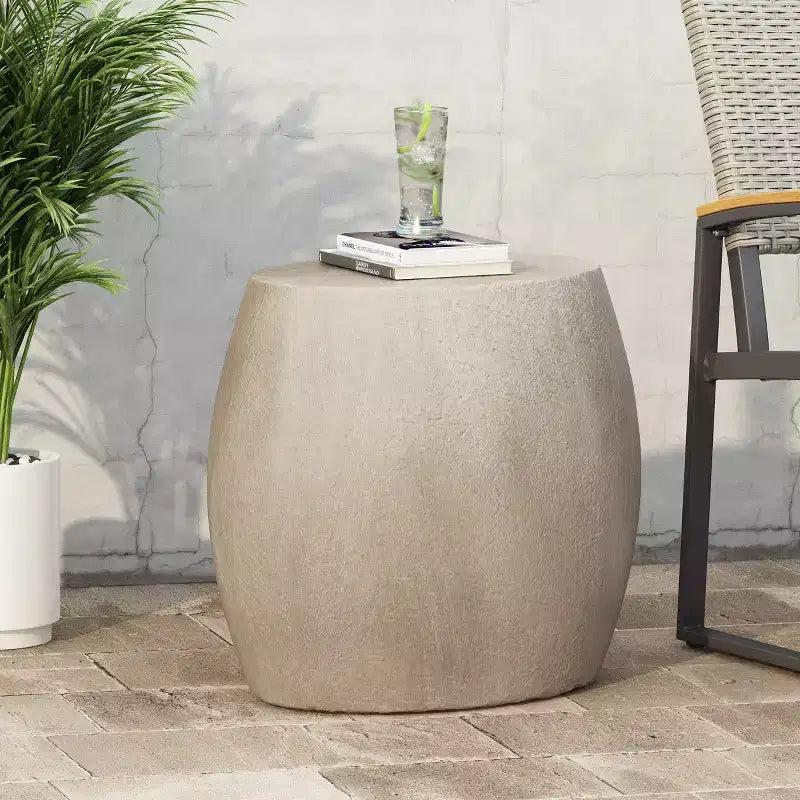 GDFStudio Mitchell Table d'appoint d'extérieur légère en béton, gris clair
